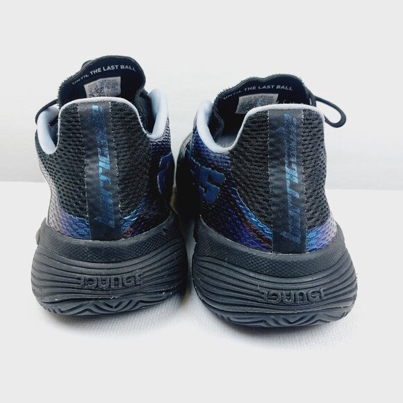 Athletic_Shoes